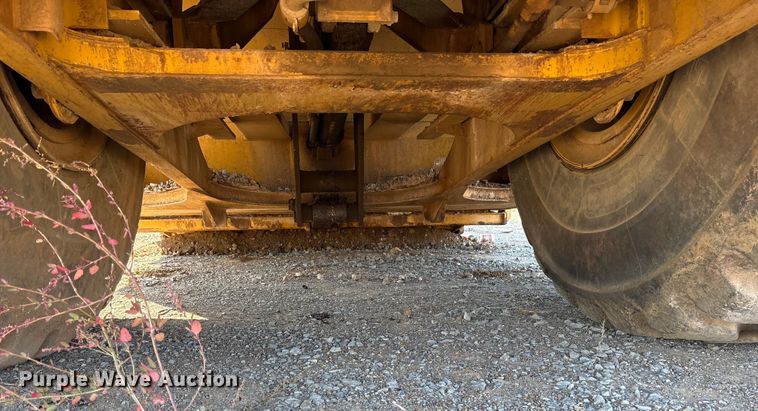 image for item ET7234 2007 Caterpillar 615C Series II elevating scraper