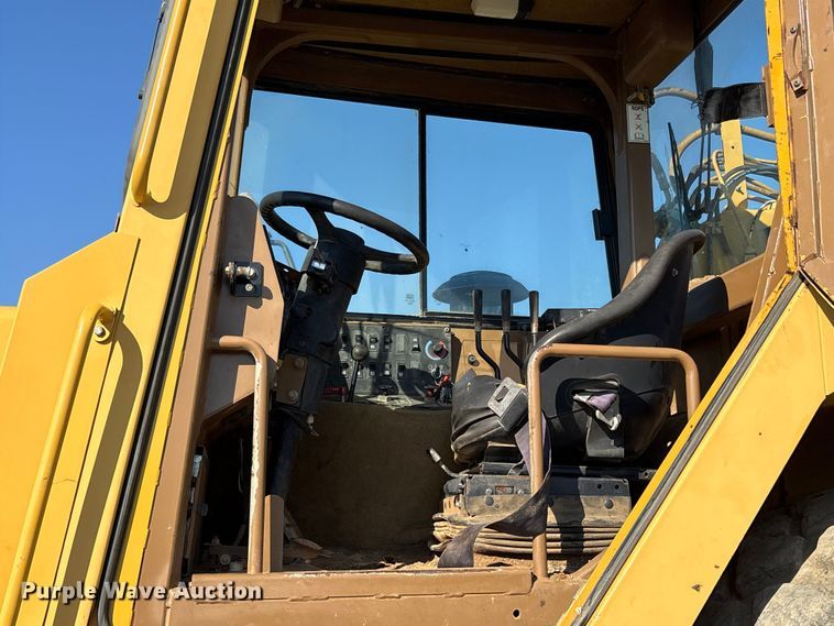 image for item ET7234 2007 Caterpillar 615C Series II elevating scraper