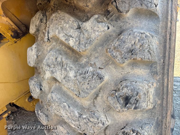 image for item ET7234 2007 Caterpillar 615C Series II elevating scraper