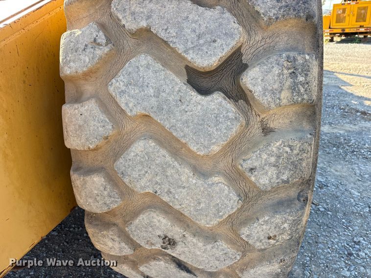 image for item ET7234 2007 Caterpillar 615C Series II elevating scraper