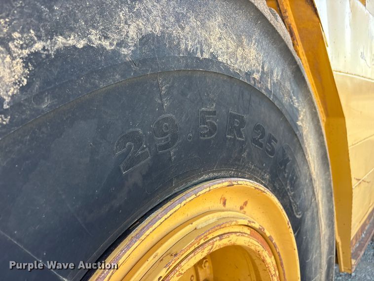 image for item ET7234 2007 Caterpillar 615C Series II elevating scraper