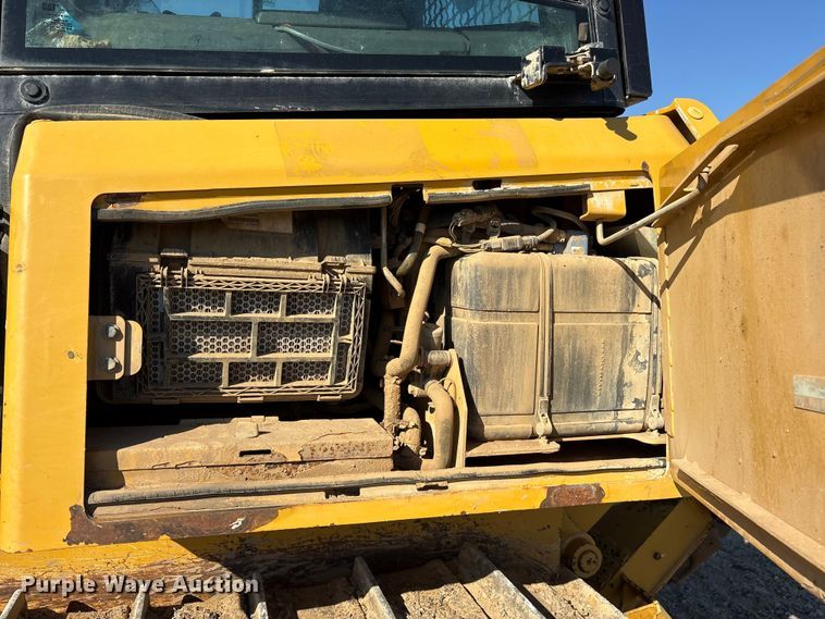 image for item ET7235 2018 Caterpillar D6K2 XL dozer