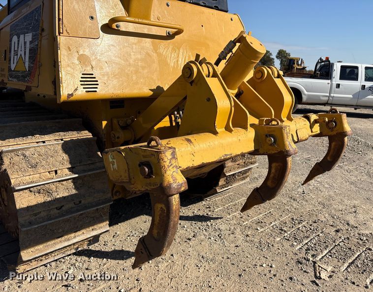 image for item ET7235 2018 Caterpillar D6K2 XL dozer