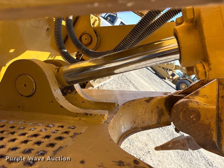 image for item ET7235 2018 Caterpillar D6K2 XL dozer