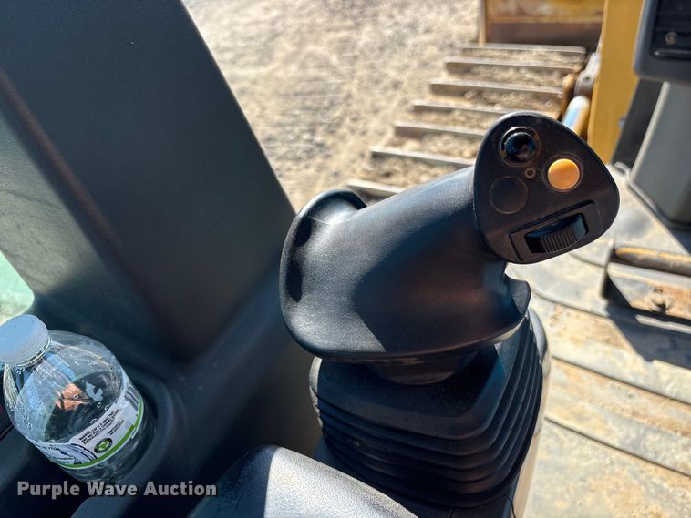 image for item ET7235 2018 Caterpillar D6K2 XL dozer