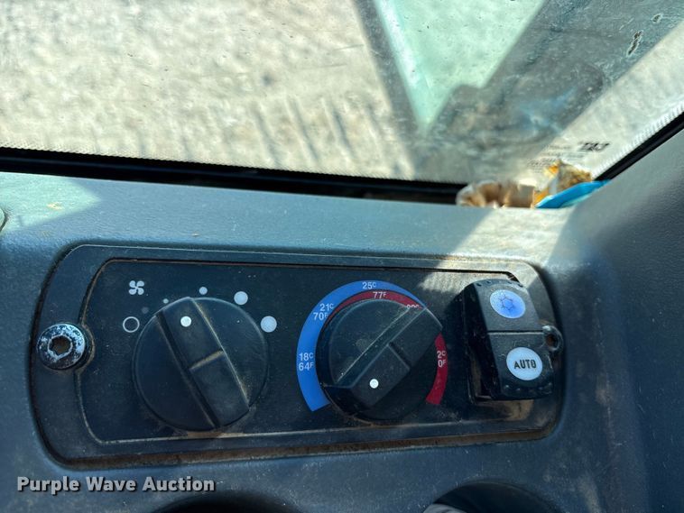 image for item ET7235 2018 Caterpillar D6K2 XL dozer