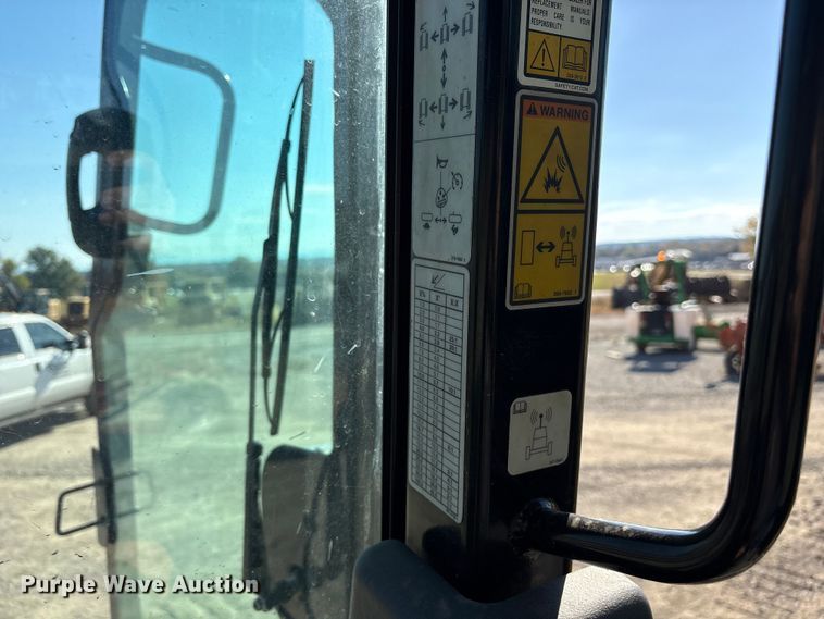 image for item ET7235 2018 Caterpillar D6K2 XL dozer