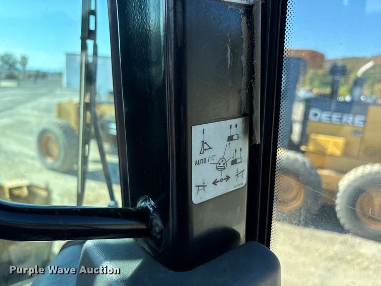 image for item ET7235 2018 Caterpillar D6K2 XL dozer