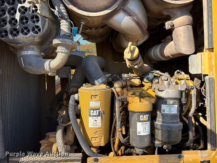 image for item ET7235 2018 Caterpillar D6K2 XL dozer