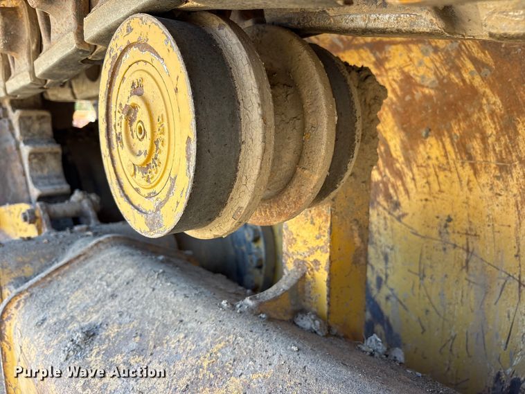 image for item ET7235 2018 Caterpillar D6K2 XL dozer