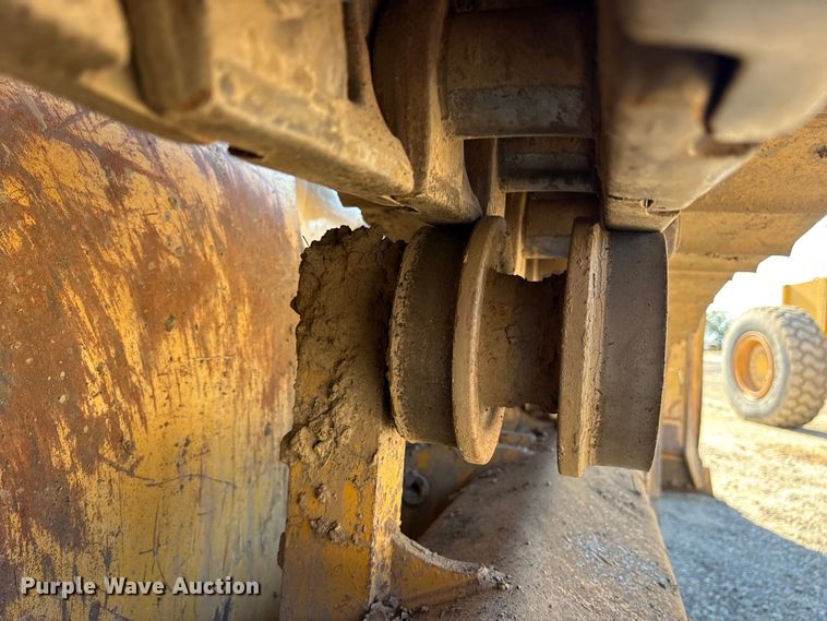 image for item ET7235 2018 Caterpillar D6K2 XL dozer