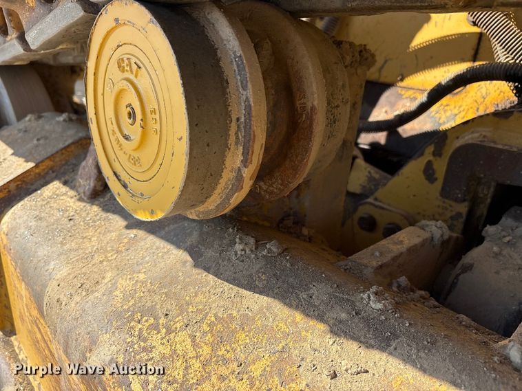 image for item ET7235 2018 Caterpillar D6K2 XL dozer