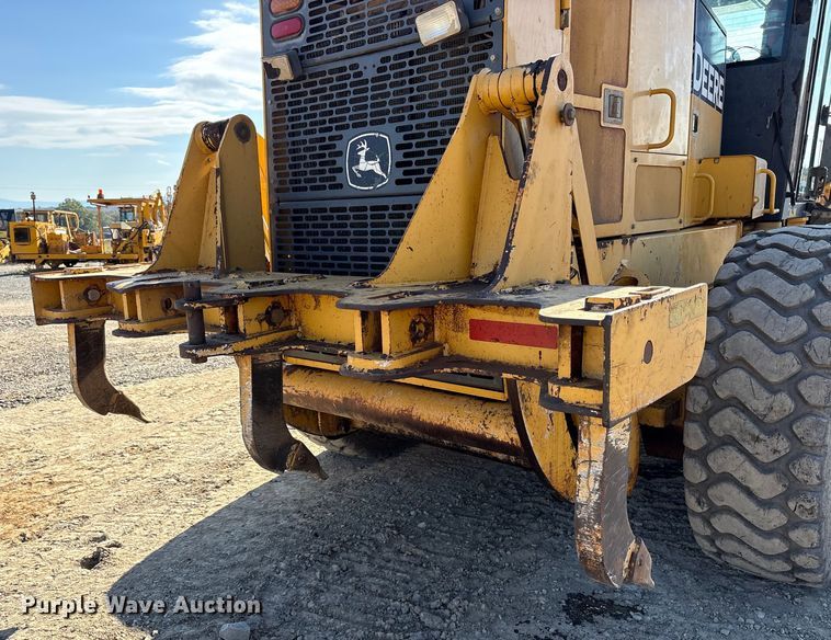 image for item ET7236 2006 John Deere 672D motor grader