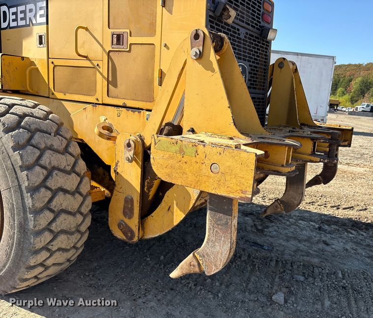 image for item ET7236 2006 John Deere 672D motor grader