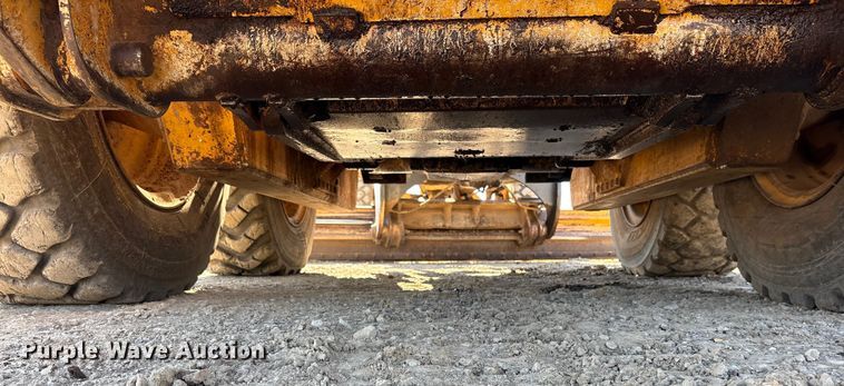 image for item ET7236 2006 John Deere 672D motor grader