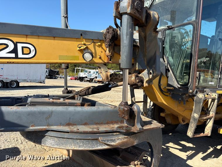 image for item ET7236 2006 John Deere 672D motor grader