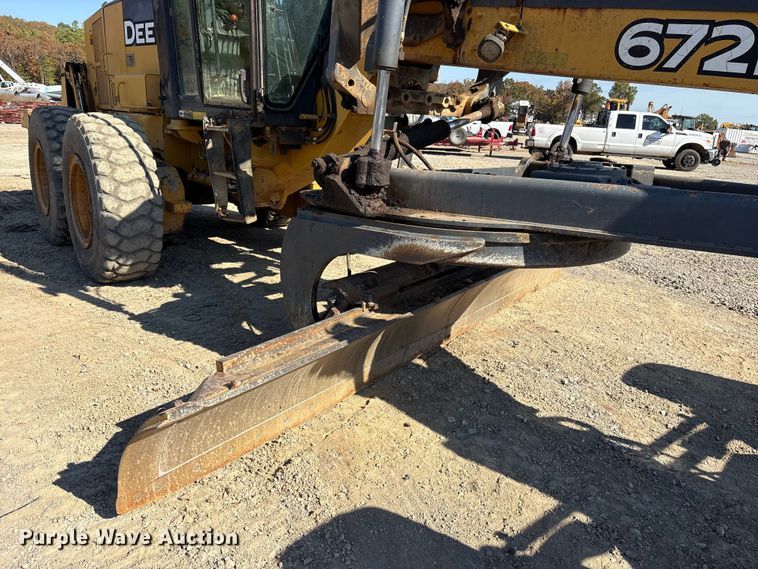 image for item ET7236 2006 John Deere 672D motor grader