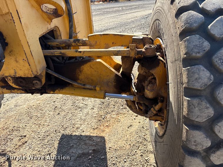 image for item ET7236 2006 John Deere 672D motor grader