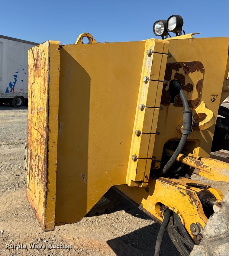 image for item ET7236 2006 John Deere 672D motor grader