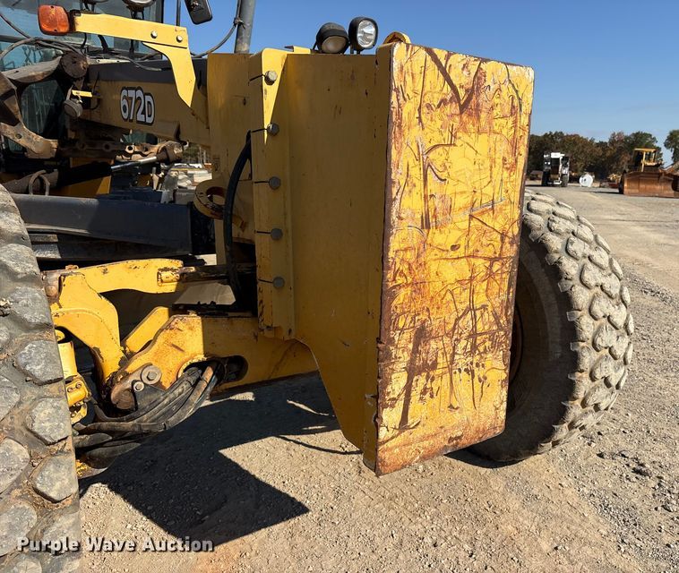 image for item ET7236 2006 John Deere 672D motor grader