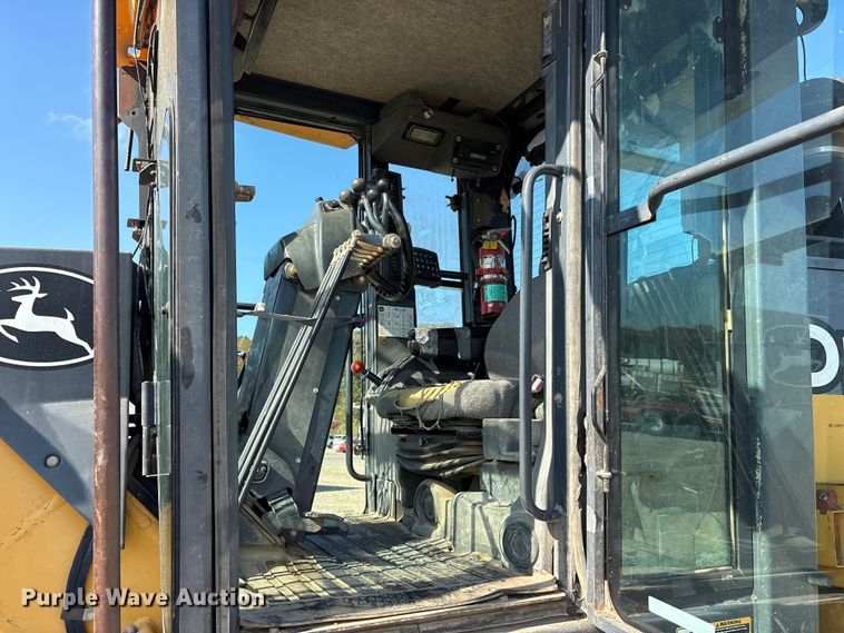 image for item ET7236 2006 John Deere 672D motor grader