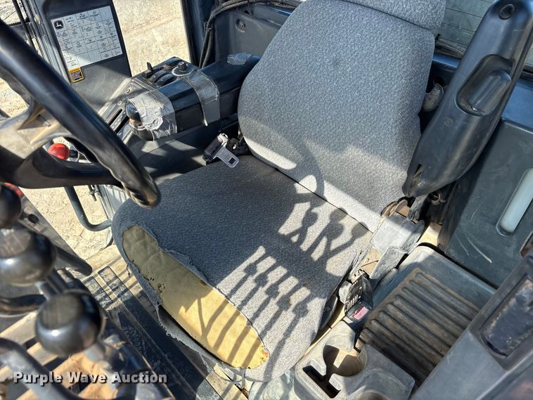 image for item ET7236 2006 John Deere 672D motor grader