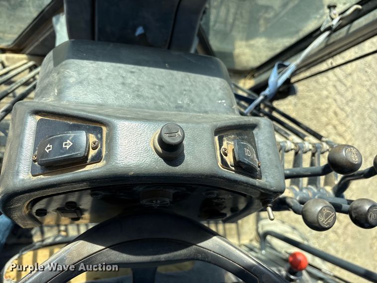 image for item ET7236 2006 John Deere 672D motor grader