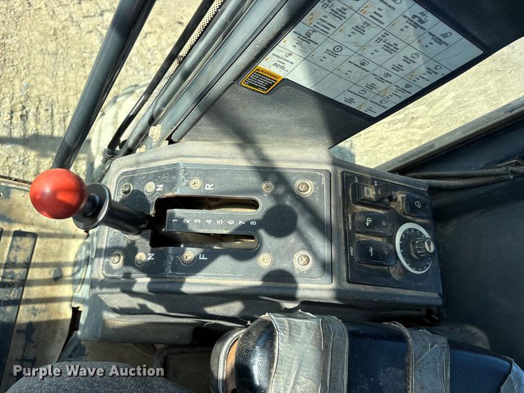 image for item ET7236 2006 John Deere 672D motor grader