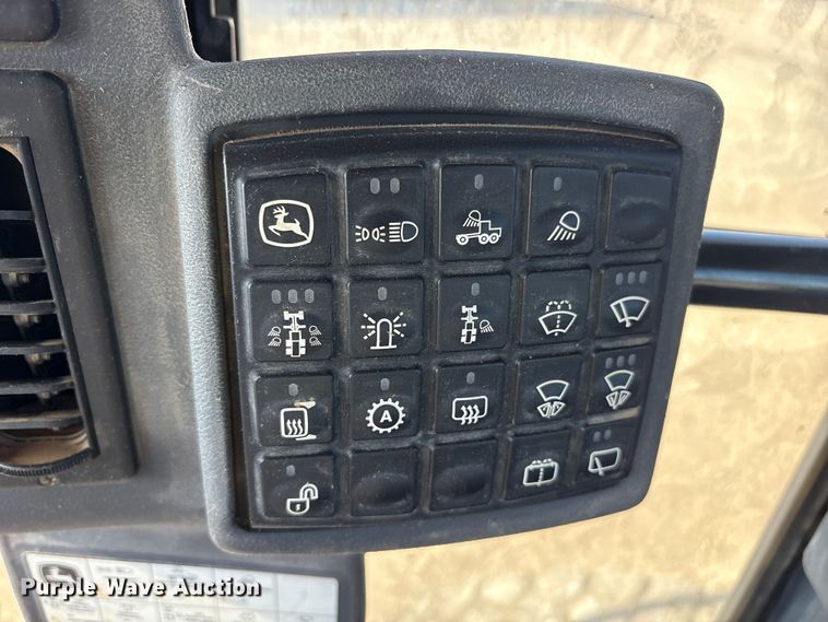 image for item ET7236 2006 John Deere 672D motor grader