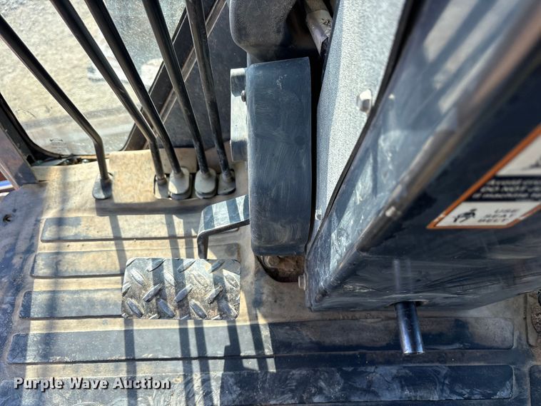 image for item ET7236 2006 John Deere 672D motor grader