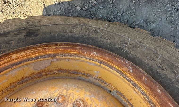 image for item ET7236 2006 John Deere 672D motor grader