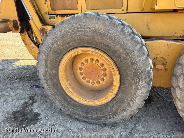 image for item ET7236 2006 John Deere 672D motor grader