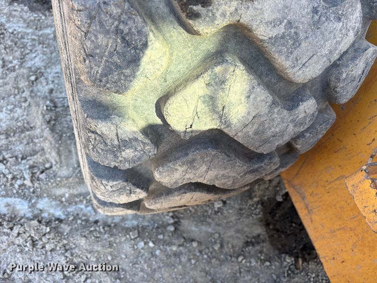 image for item ET7236 2006 John Deere 672D motor grader