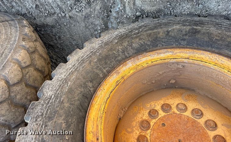 image for item ET7236 2006 John Deere 672D motor grader