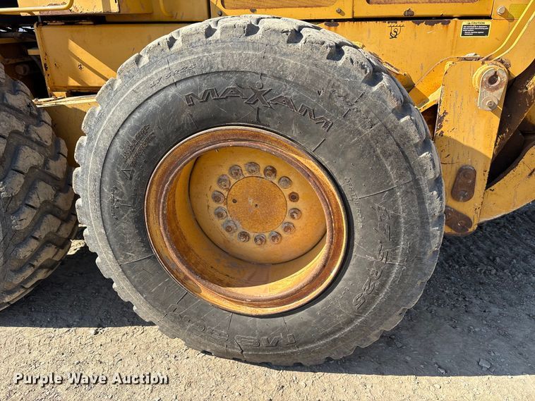 image for item ET7236 2006 John Deere 672D motor grader