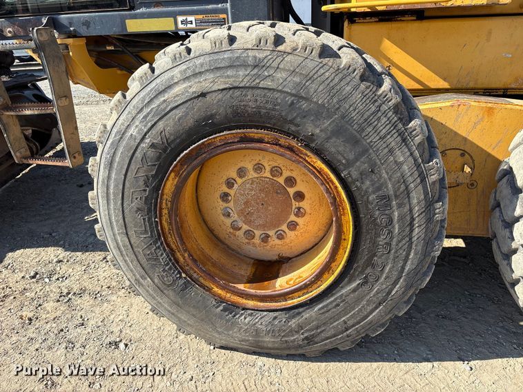 image for item ET7236 2006 John Deere 672D motor grader