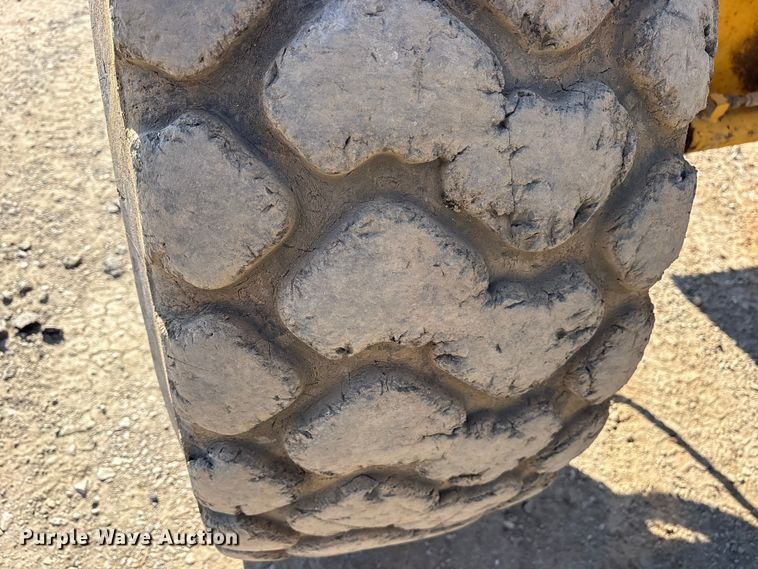 image for item ET7236 2006 John Deere 672D motor grader