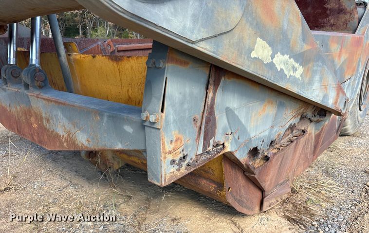 image for item ET7237 1986 Caterpillar 621B conventional scraper 