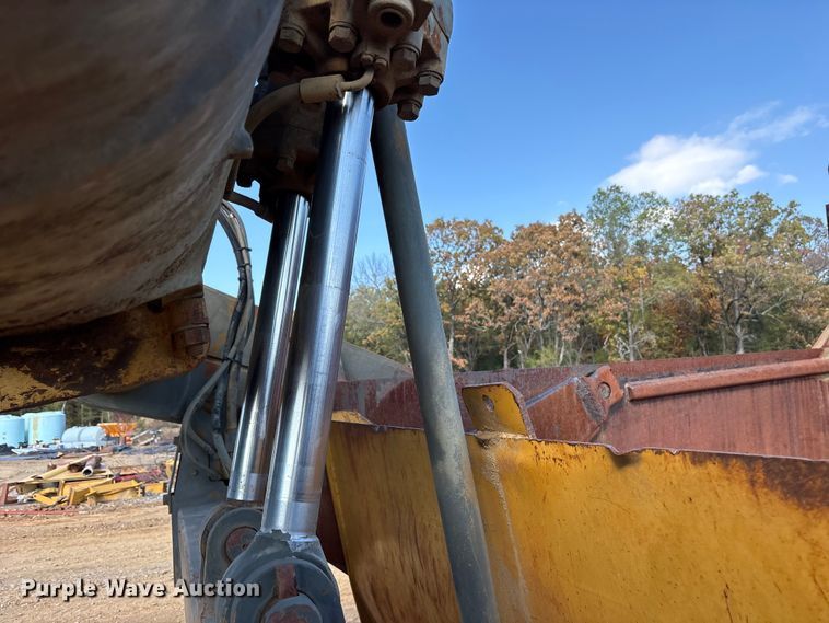 image for item ET7237 1986 Caterpillar 621B conventional scraper 