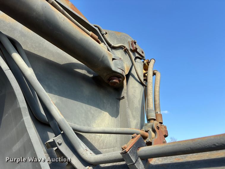 image for item ET7237 1986 Caterpillar 621B conventional scraper 