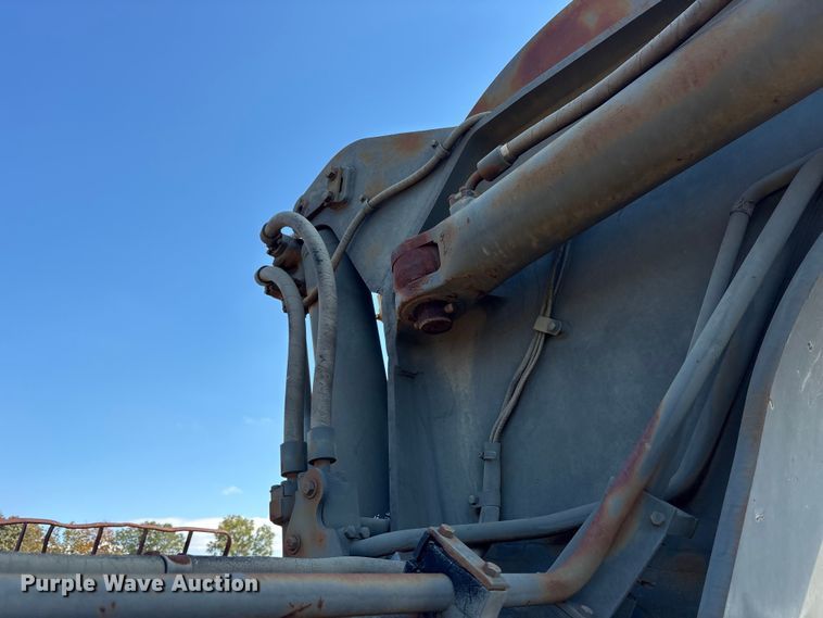 image for item ET7237 1986 Caterpillar 621B conventional scraper 