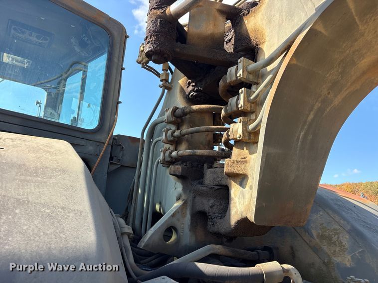 image for item ET7237 1986 Caterpillar 621B conventional scraper 