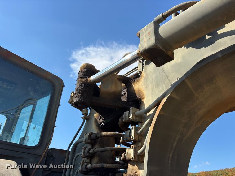 image for item ET7237 1986 Caterpillar 621B conventional scraper 