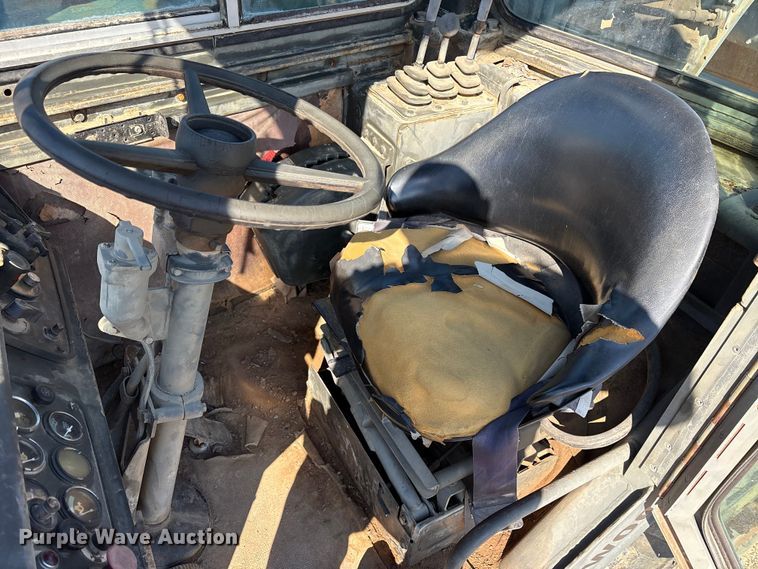 image for item ET7237 1986 Caterpillar 621B conventional scraper 