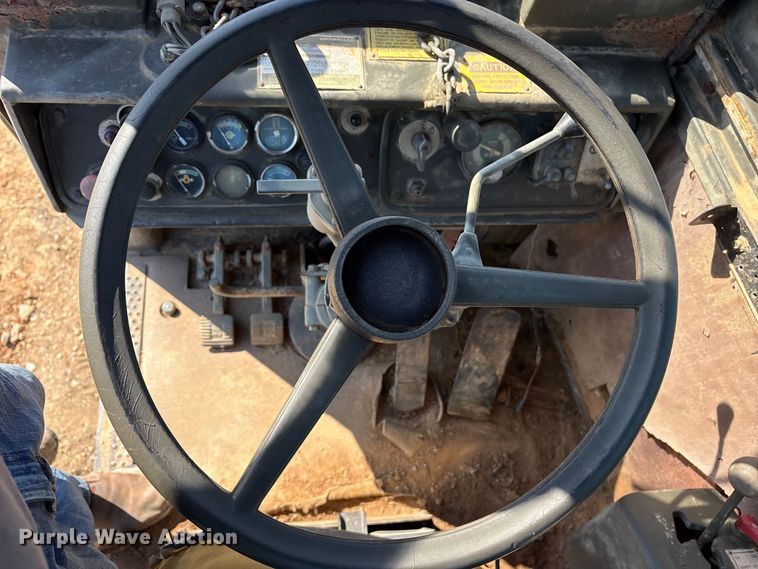 image for item ET7237 1986 Caterpillar 621B conventional scraper 