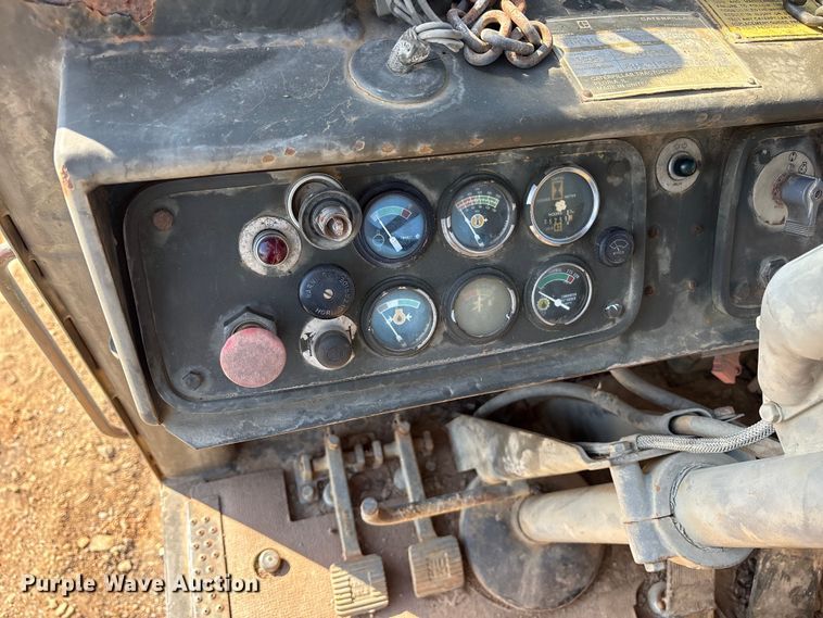 image for item ET7237 1986 Caterpillar 621B conventional scraper 