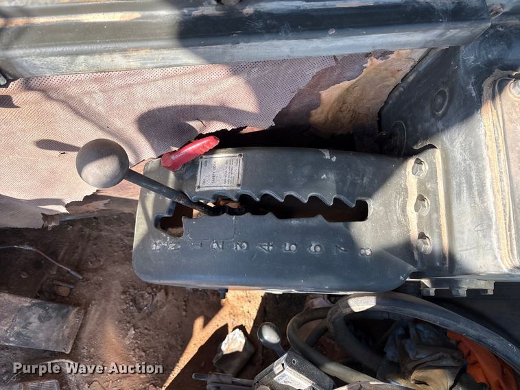 image for item ET7237 1986 Caterpillar 621B conventional scraper 