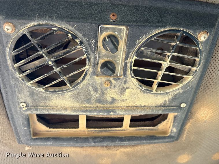 image for item ET7237 1986 Caterpillar 621B conventional scraper 