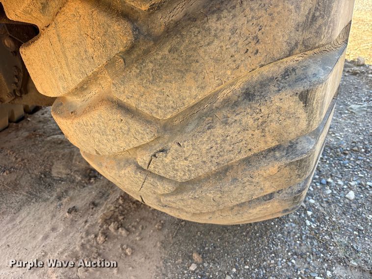 image for item ET7237 1986 Caterpillar 621B conventional scraper 