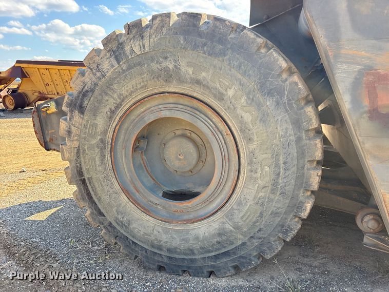 image for item ET7237 1986 Caterpillar 621B conventional scraper 